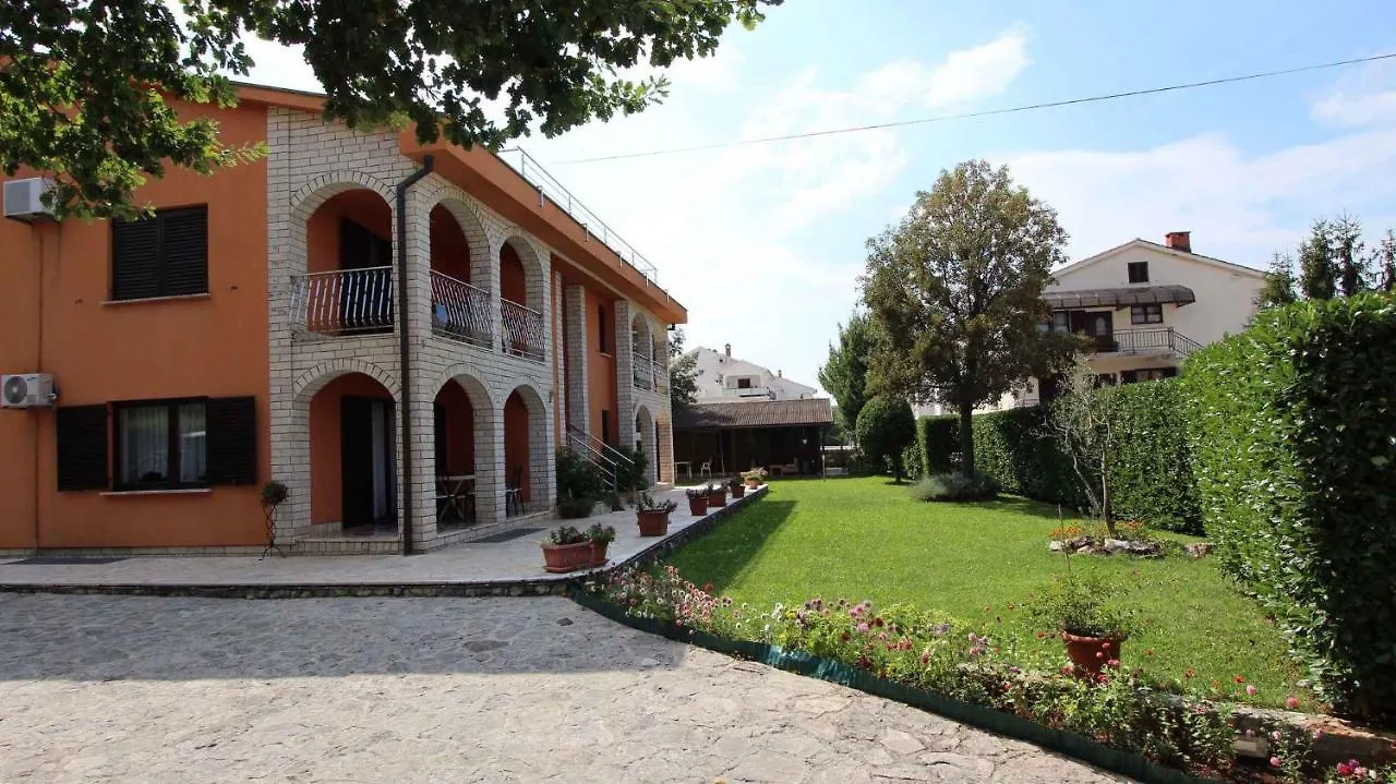 Apartments In Malinska/Insel Krk 14613