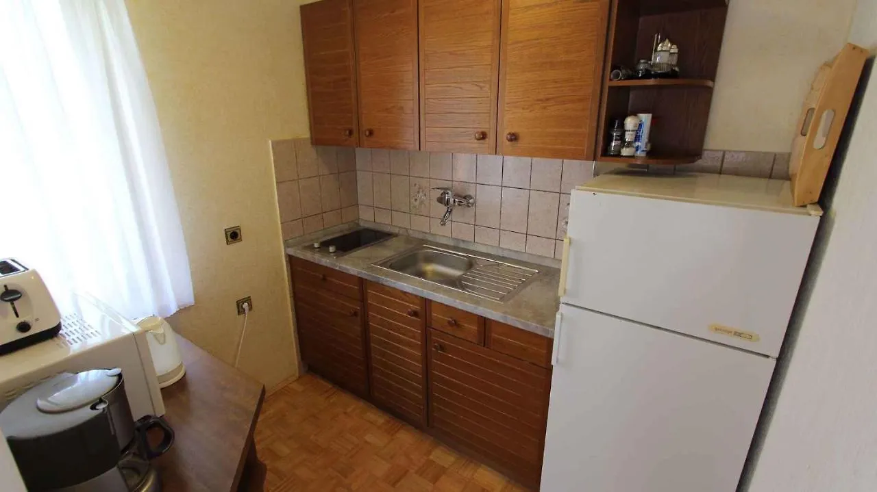 Apartments In Malinska/Insel Krk 14613 Malinska