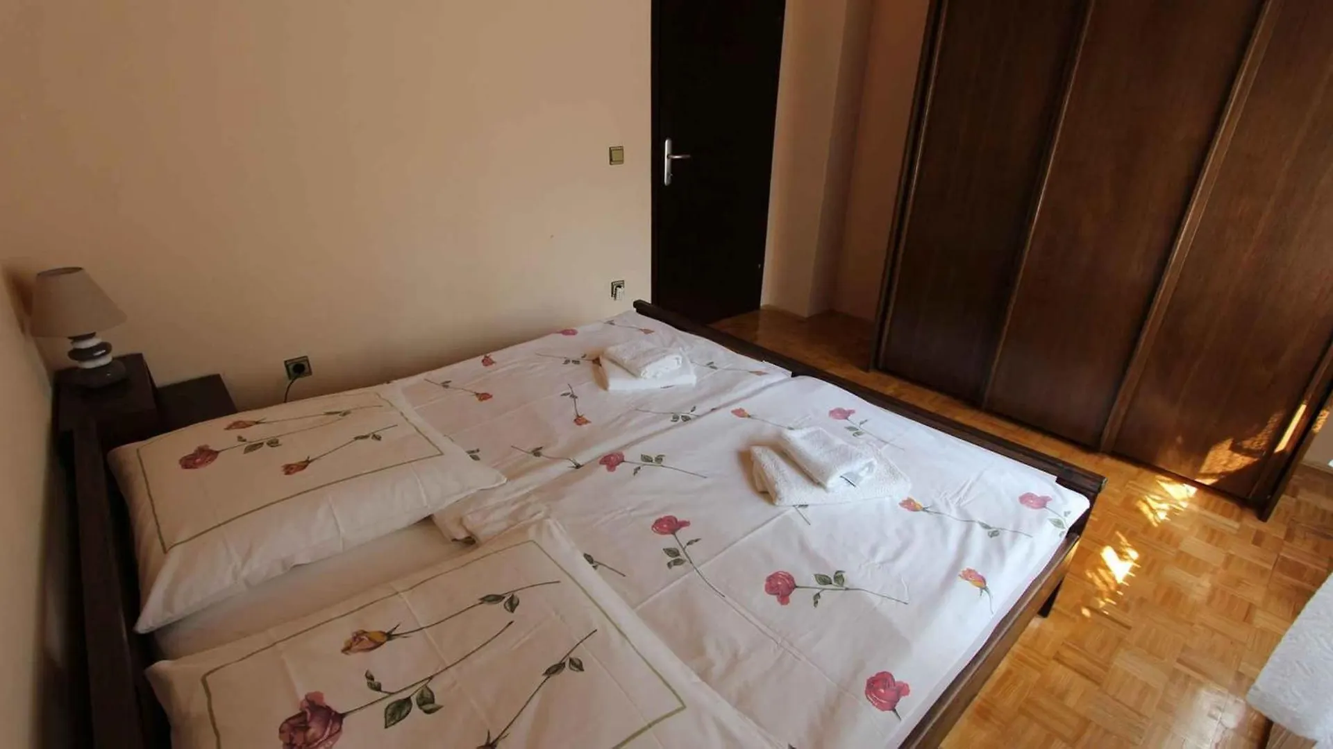 Apartments In Malinska/Insel Krk 14613