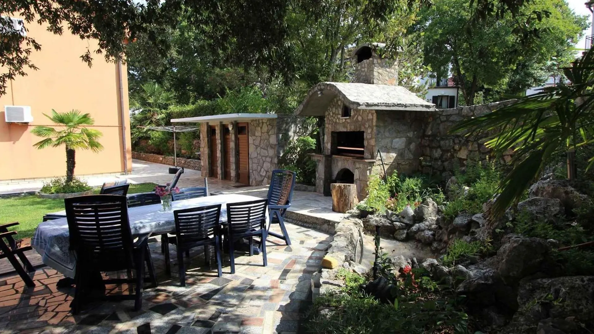 Apartments In Malinska/Insel Krk 14613 Croatia